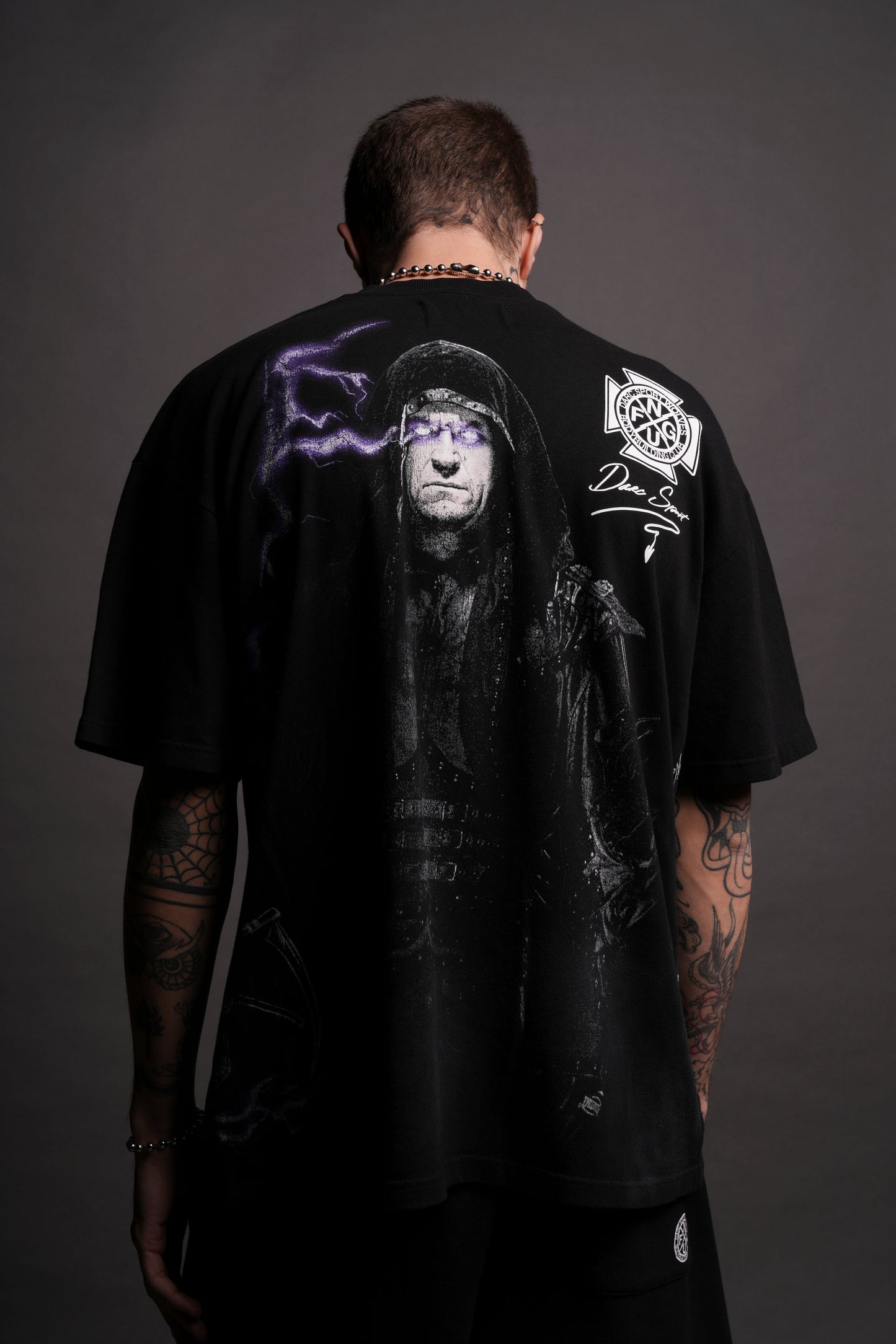 WWE Snake Eyes "Side By Side" Series Oversized Tee in Black