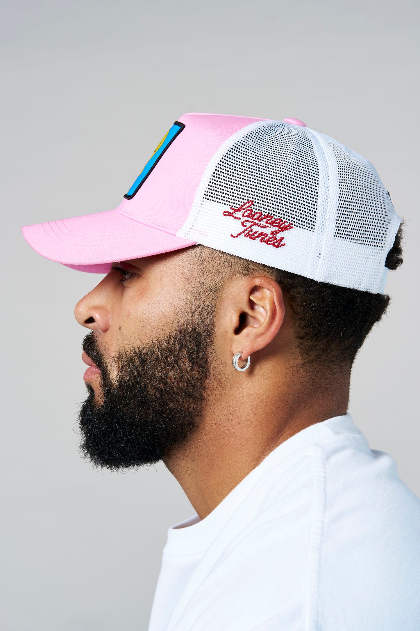 9135 - Looney Tunes Patch Trucker Hats