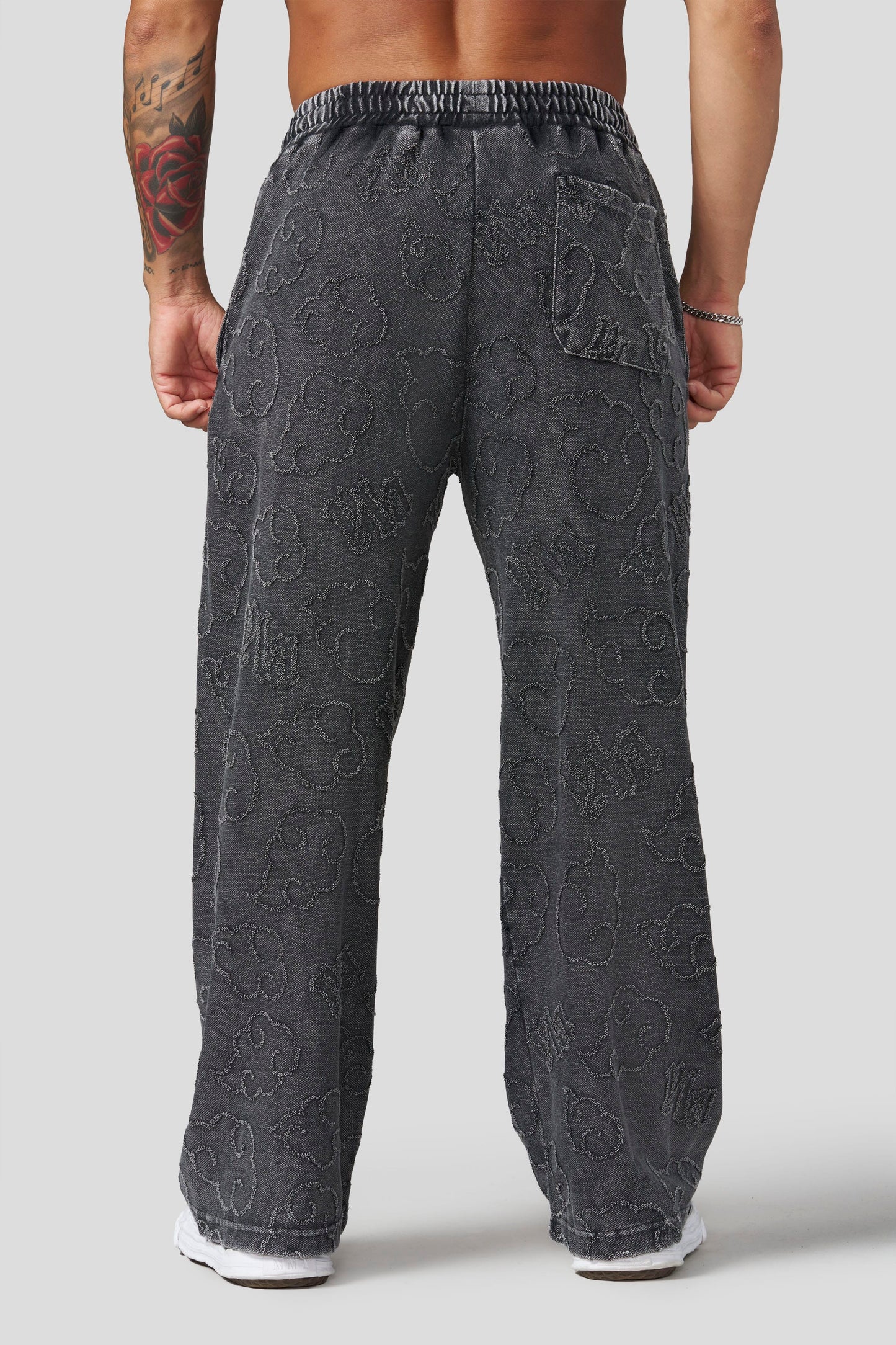 2109 - Naruto Cloud Sweats