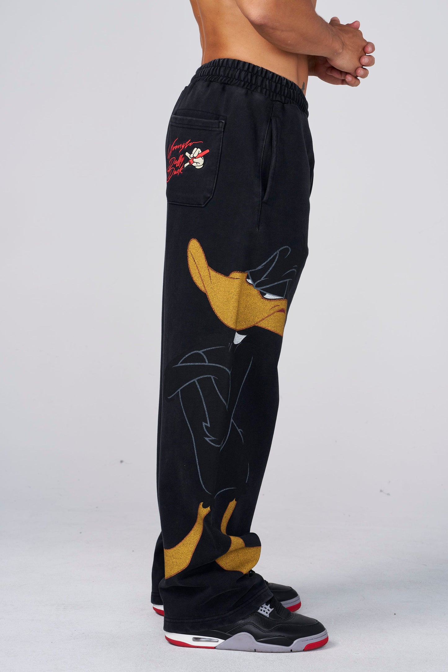 2169 - Looney Tunes Character Sweats