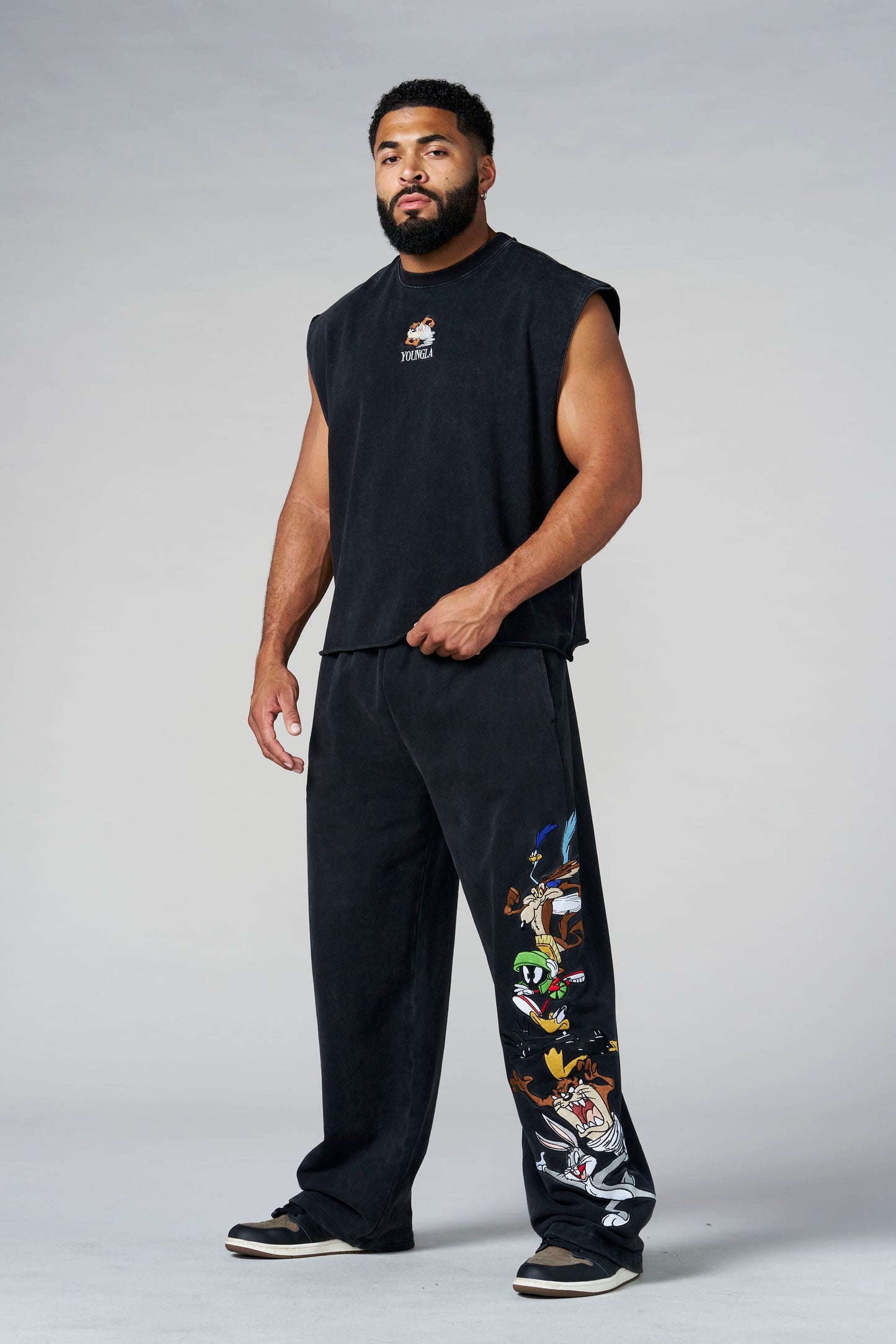 3107 - Looney Tunes Embroidered Cut-offs