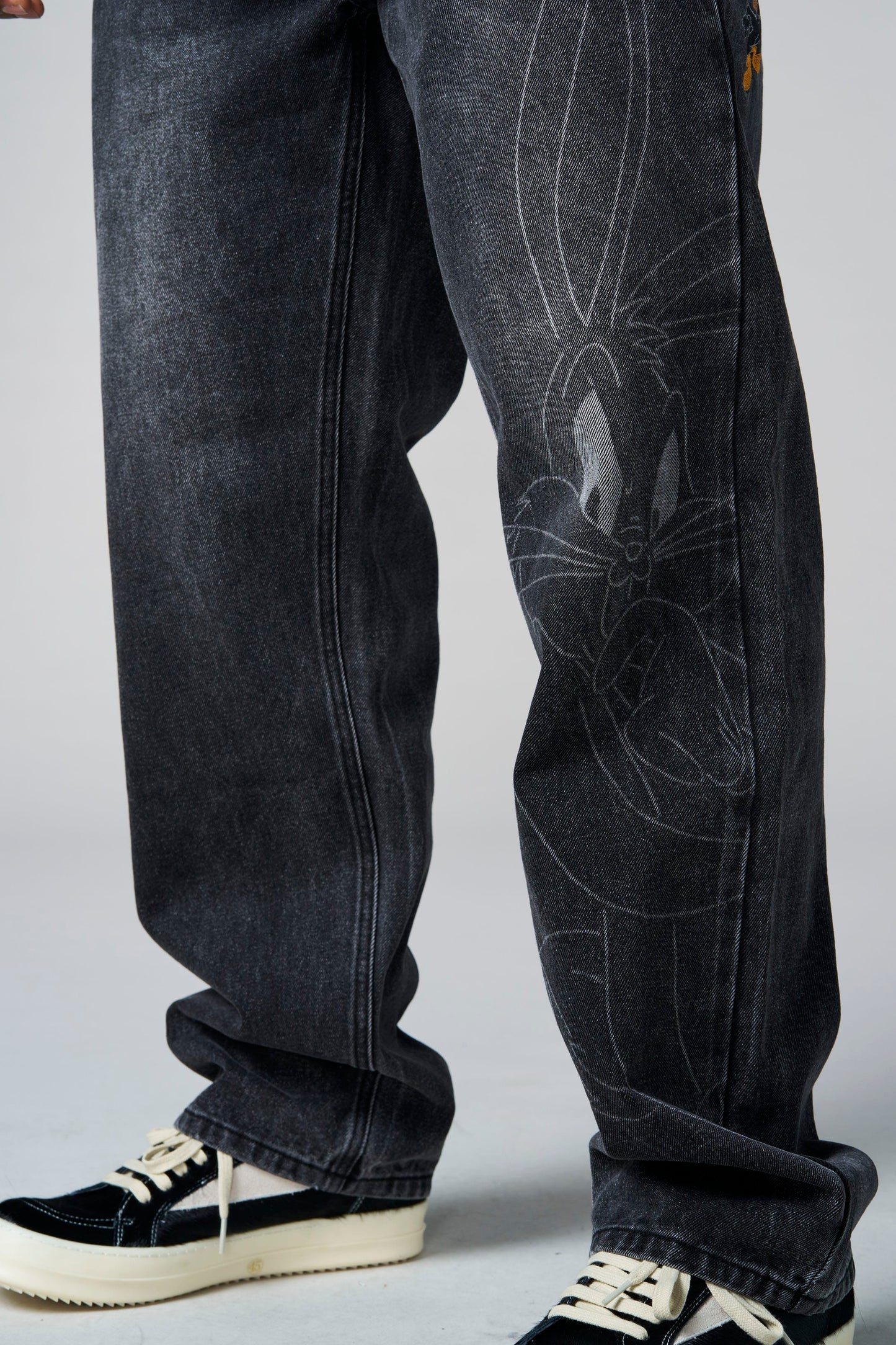 6035 - Looney Tunes Denim Jeans