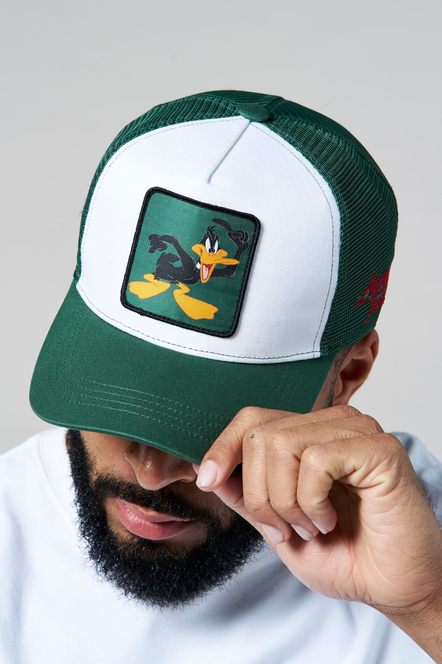 9135 - Looney Tunes Patch Trucker Hats