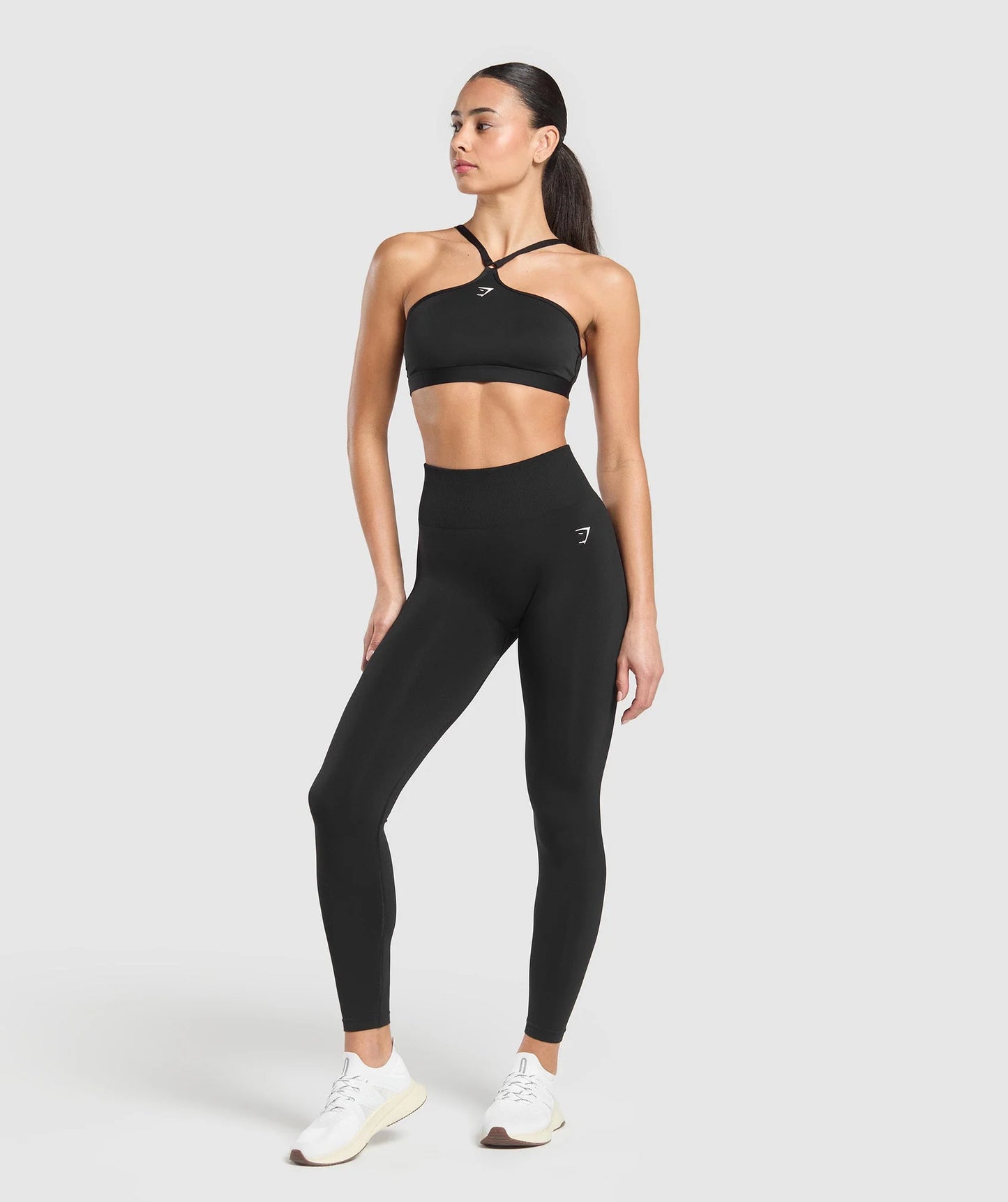 Halter Neck Sports Bra (Negro)